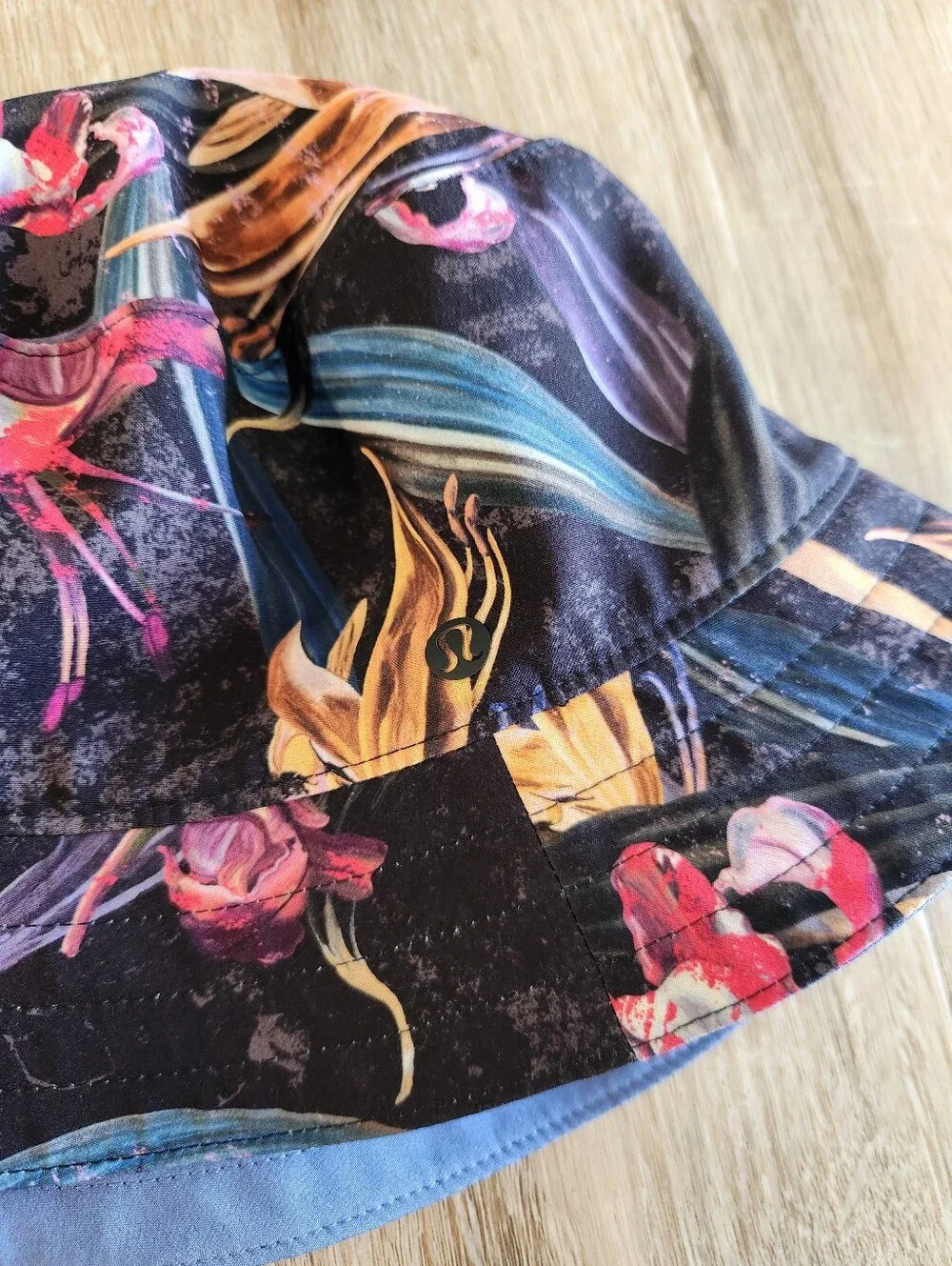 Lululemon Both Ways Reversible Bucket Hat Water Drop Blue & Veiled Floral Black